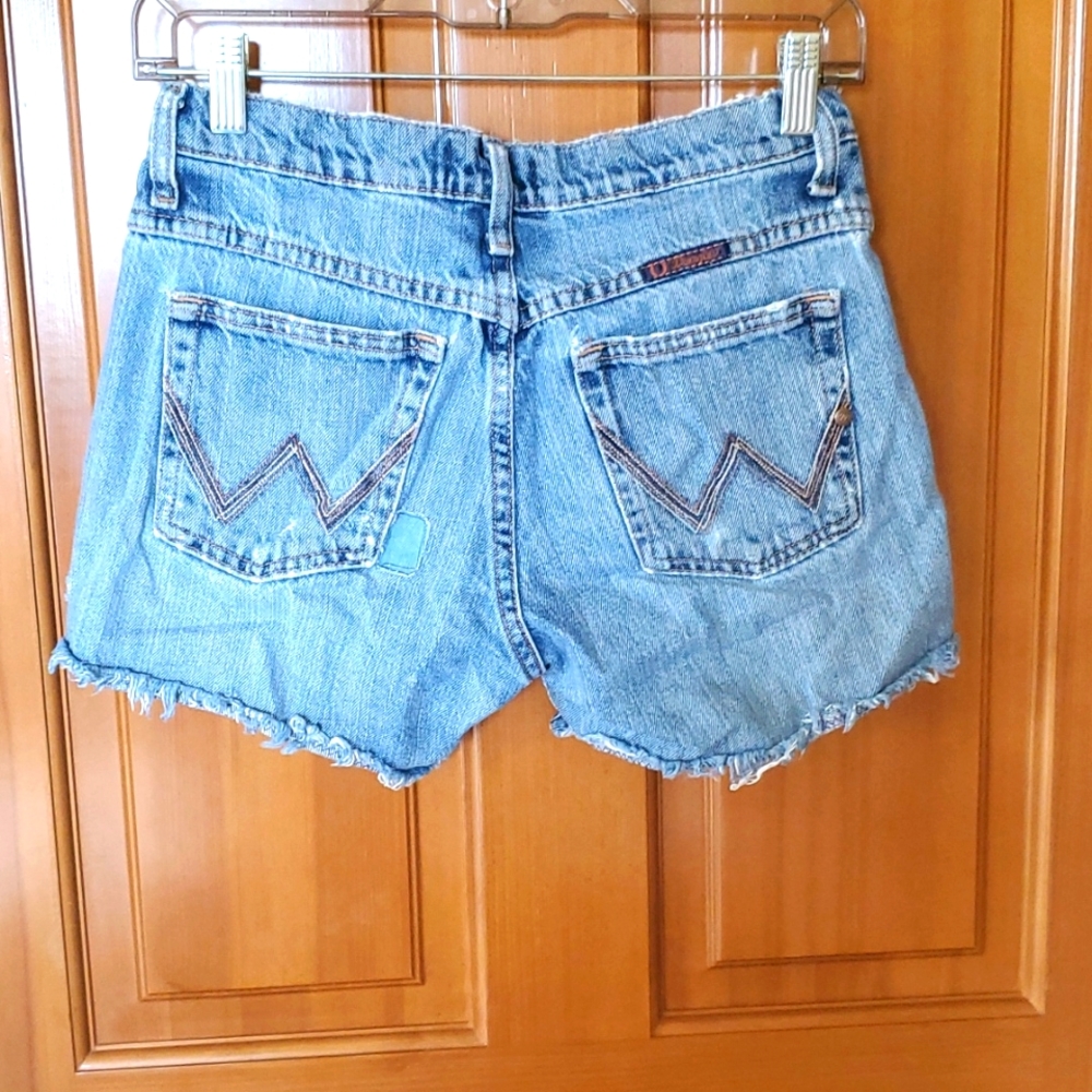 Cowgirl Cut Wrangler Shorts
